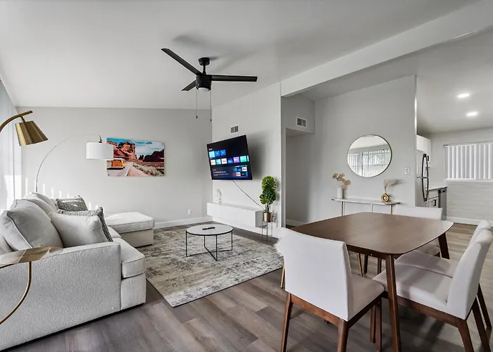 Chic & Modern 2b2b In Apartment *