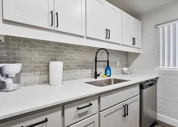 Chic & Modern 2b2b In Apartment *
